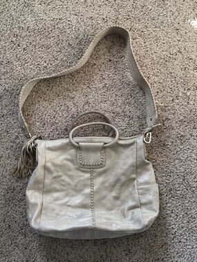 HOBO Light tan Leather Shoulder Tote with Tassel